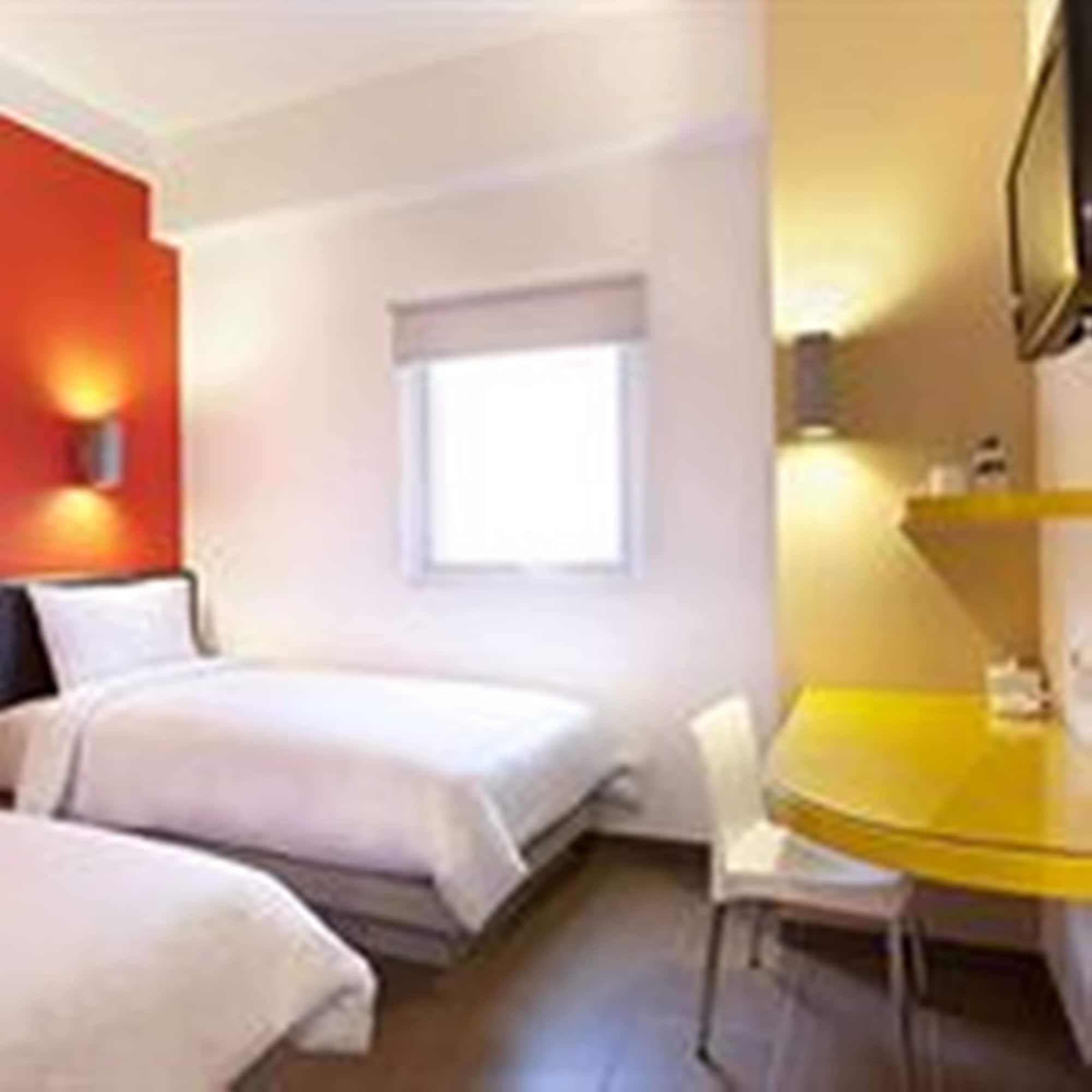 Amaris Hotel Cihampelas Bandung Extérieur photo