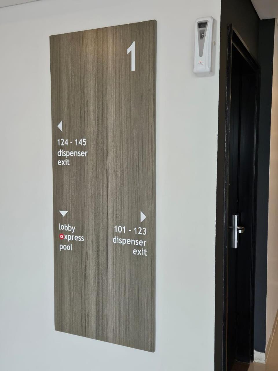 Amaris Hotel Cihampelas Bandung Extérieur photo